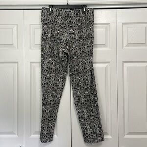EUC Krazy Larry Women's Size 16. Unique pattern Pull On Pants. Elastic waistband